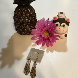 Preowned earrings
